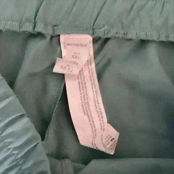 Marika moss green shorts. - Picture 3 of 7